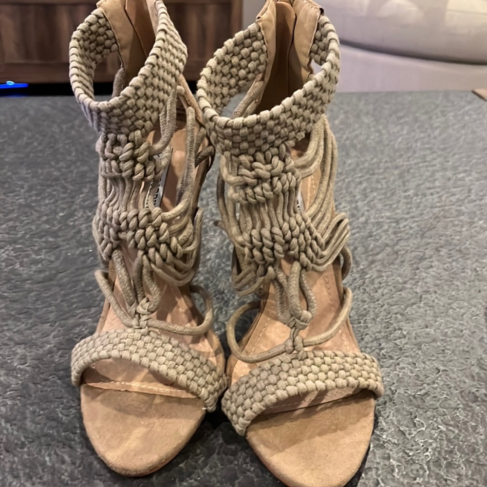 Cape Robbin beige knitted open- toe heel. Size 8